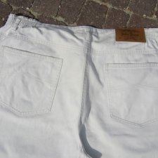 Białe Jeansy - 48
