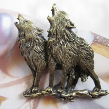 JEANETTE JEWERLY  -JJ WOLVES MOON DESERT COLLECTIBLE JEWERLY -WOLF PIN DESERT SETTING LARGE BROCHE lata 80-e