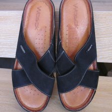 ROZM. 37 -  WASAK - NOWE - skórzane  klapki -sandały
