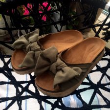 Welurowe kokardy PULL&BEAR