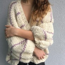 ECRU sweter wykonany ręcznie HANDMADE