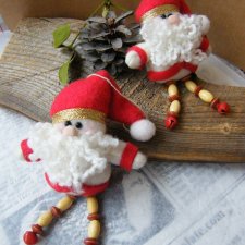 2szt. Sympatycznych Mikołajów z dzwoneczkami