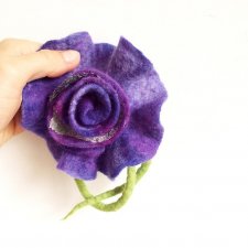 Filcowa broszka - Kwiat - Fiolet/ Zieleń