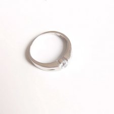 Srebrny pierścionek z cyrkonią 16 mm