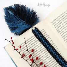 Niebieskie piórko - zakładka do książki, makrama