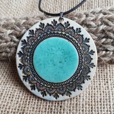 Unikatowy naszyjnik ceramiczny MANDALA - malachitowy wisior ceramiczny ⌀64 mm - biżuteria BOHO - zielony naszyjnik boho - biżuteria autorska GAIA