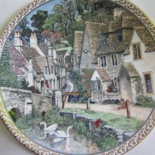 Royal Worcester 1991-VILLAGES  - CASTLE COMBE  - by SUE SCULLARD  - kolekcjonerski talerz porcelanowy