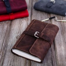 Ręcznie robiony skórzany notes, okładka na zeszyt format A5  skóra naturalna bydlęca.