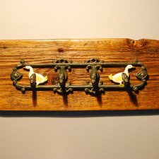 Żeliwny wieszak kuchenny, rustykalny wieszak na ścierki, wieszak w stylu wiejskim, wieszak z drewna i żeliwa