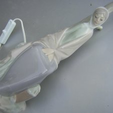 NAO LLADRO LAMPA FIGURKA POCELANOWA 24,5 PLUS ABAŻUR 15 CM