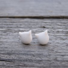 Ceramiczne kolczyki "Białe kotki"/stal chirurgiczna k2