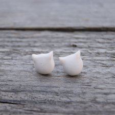 Ceramiczne kolczyki "Białe kotki"/stal chirurgiczna k2