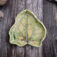 Talerzyk zielony liść - mydelniczka, podstawka pod świeczkę, podstawka pod mydełko, podstawka pod torebki herbaty