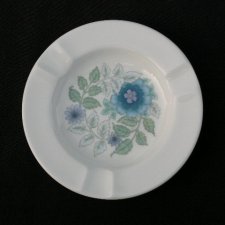 Wedgwood Clementine - seria kolekcjonerska i użytkowa -szlachetnie porcelanowa popielniczka R4445