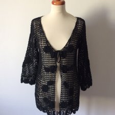 Ażurowy sweter w czerni M/L