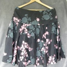 Rozkloszowana spódnica Benetton rozm.M