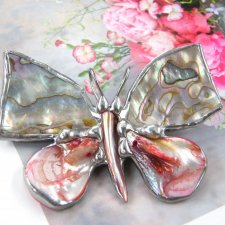 Broszko - wisior: Motyl z tęczową muszlą