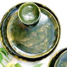 Zestaw talerzy ceramicznych