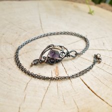Violet elegance - naszyjnik z wisiorem z kryształem