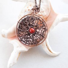 Wisior Mandala z czerwonym koralem, wisior miedziany wirewrapping
