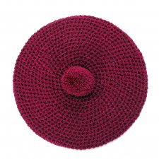 Beret z pomponem.