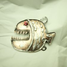 Broszka Pirania Frania