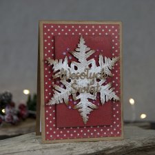 Świąteczna kartka w czerwieni ze śnieżynką