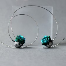 Srebrne kolczyki koła szmaragdowe