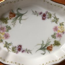 Wedgwood Mirabelle uroczo zdobione kobiece naczynko szlachetnie porcelanowe użytkowe kolekcjonerskie cudeńko