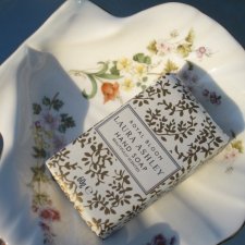 Wedgwood Mirabelle szlachetnie porcelanowa patera mydelniczka forma wręcz unikatowa