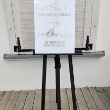 Akrylowa tablica na powitanie gości weselnych
