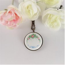 Porcelanowy naszyjnik Róże, Porcelana ręcznie malowana