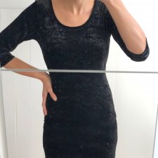 Sukienka welurowa mała czarna