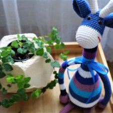 Dziergana żyrafa - BLUE