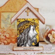 Personalizowana drewniana kapliczka z wizerunkiem Jezusa Chrystusa (średnia)
