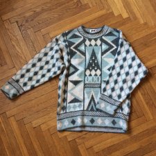 sweter z wełną w oryginalny wzór 38