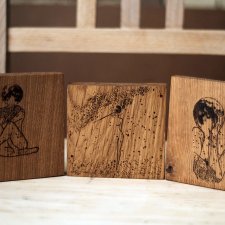 Zestaw trzech drewnianych obrazków