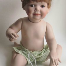 Duża 27,5 cm porcelanowa lalka kolekcjonerska sygnowana TA 7218 TITUS TOMESCU
