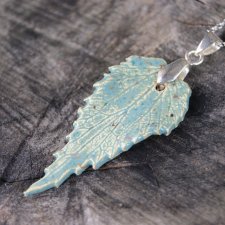 Wisior liść pokrzywy "Grima"