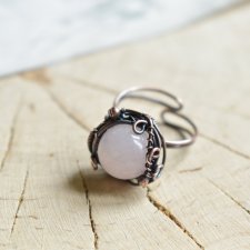 Wenus - pierścionek z kwarcem różowym