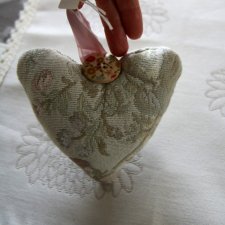 Serce poduszka,  z guzikiem