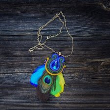 Peacock eye- wisior soutache z piórami