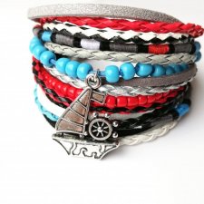 Urlop na jachcie - mankietowa bransoletka z plecionych rzemieni i bawełny, wieloelementowa, zawieszka - jacht, żaglówka