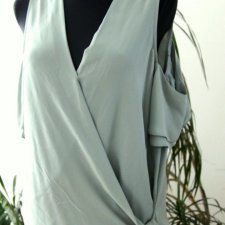 bluzka  z odkrytym ramionami roz 38