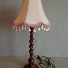 Drewniana lampka