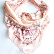 chusta vintage różowa chwosty