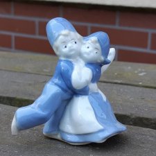 PORCELANOWA FIGURKA * MLECZARKA * MAŁA * TAŃCZĄCA PARA * DZIEWCZYNKA I CHŁOPIEC * PARA W TAŃCU