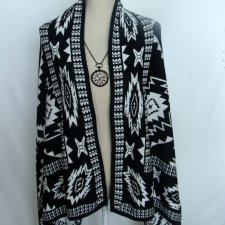 SWETER W ETNICZNE WZORY*