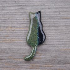 Ceramiczny magnes kot czarno-zielony