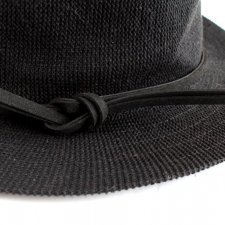 dzianinowy kapelusz vintage czarny